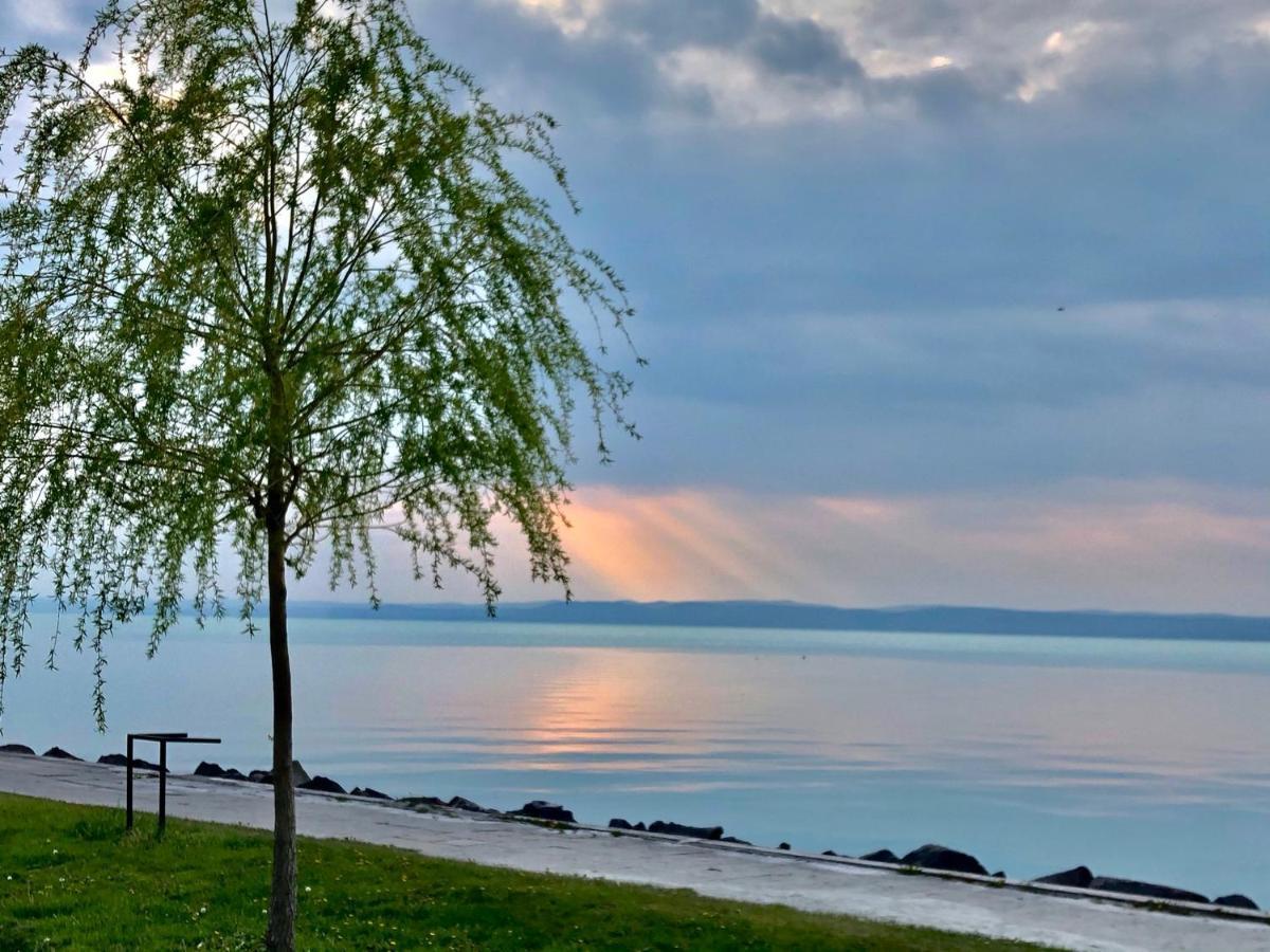 Siofoki Vizparti Nyaralo - Lakeside Apartment Eksteriør billede